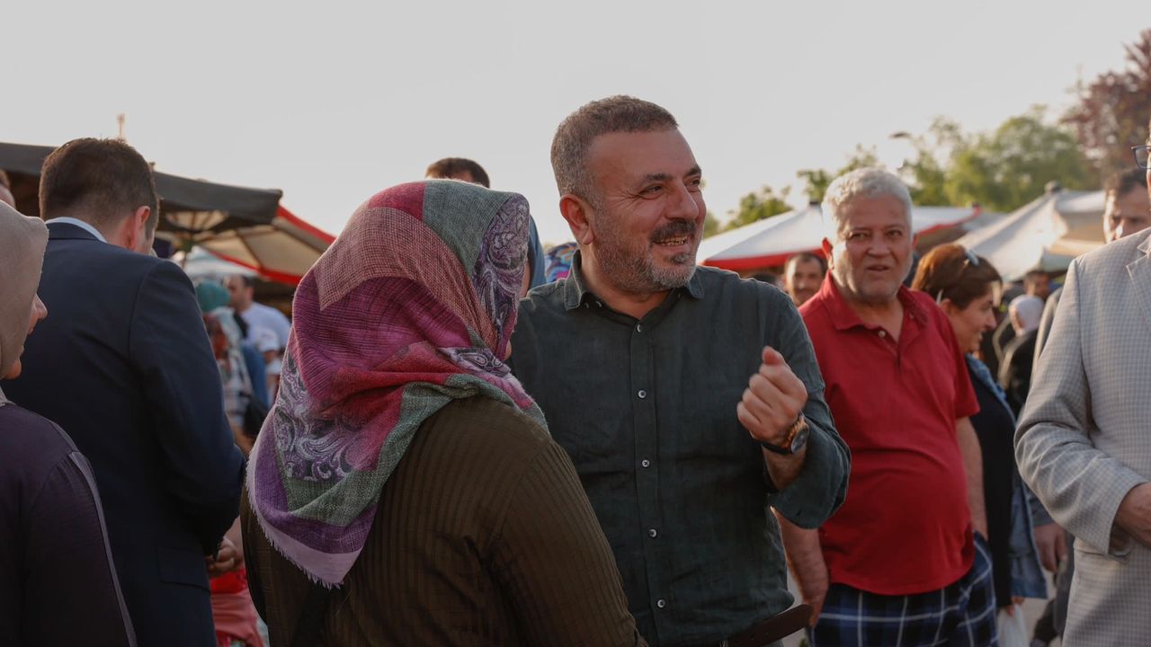 Başkan Ercan pazar esnafını ziyaret etti