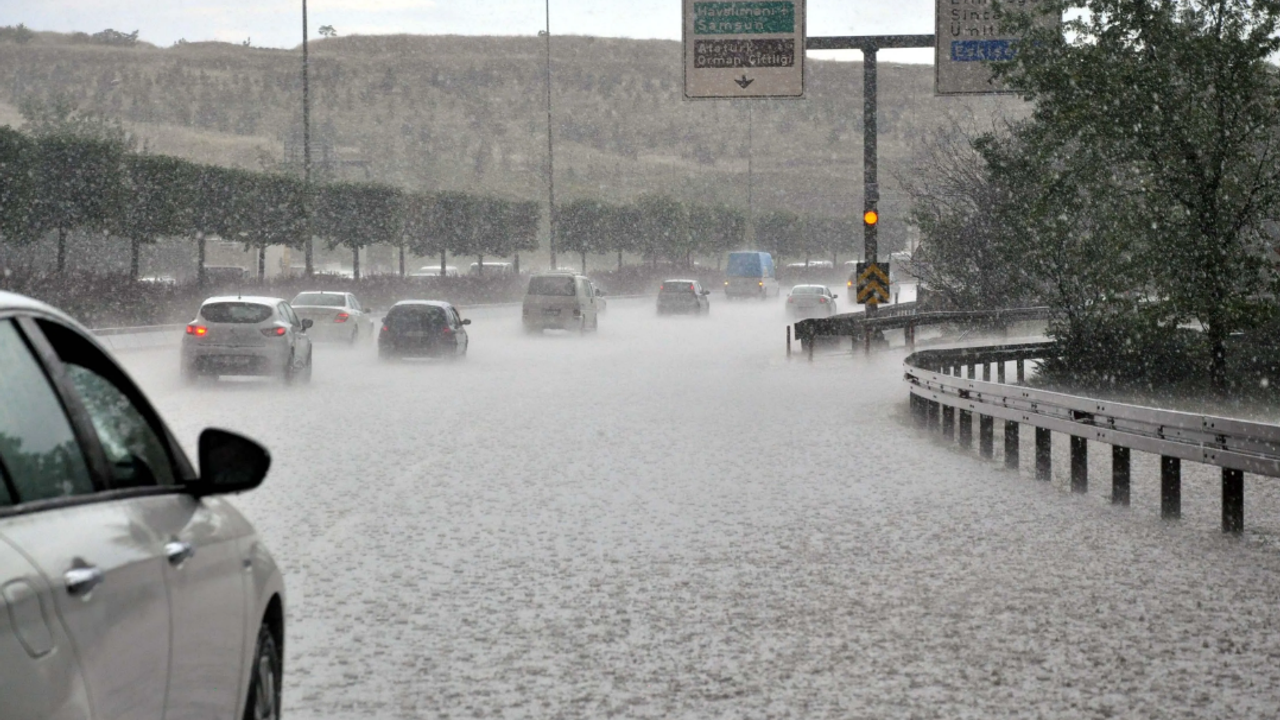 Sağanak yağış Ankara’da etkili olmaya devam ediyor