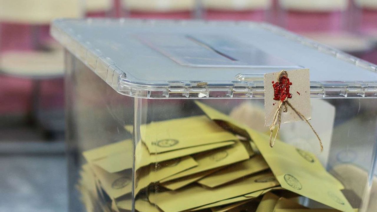 Yurt dışından gelen oylar Ankara'da tasnif ediliyor