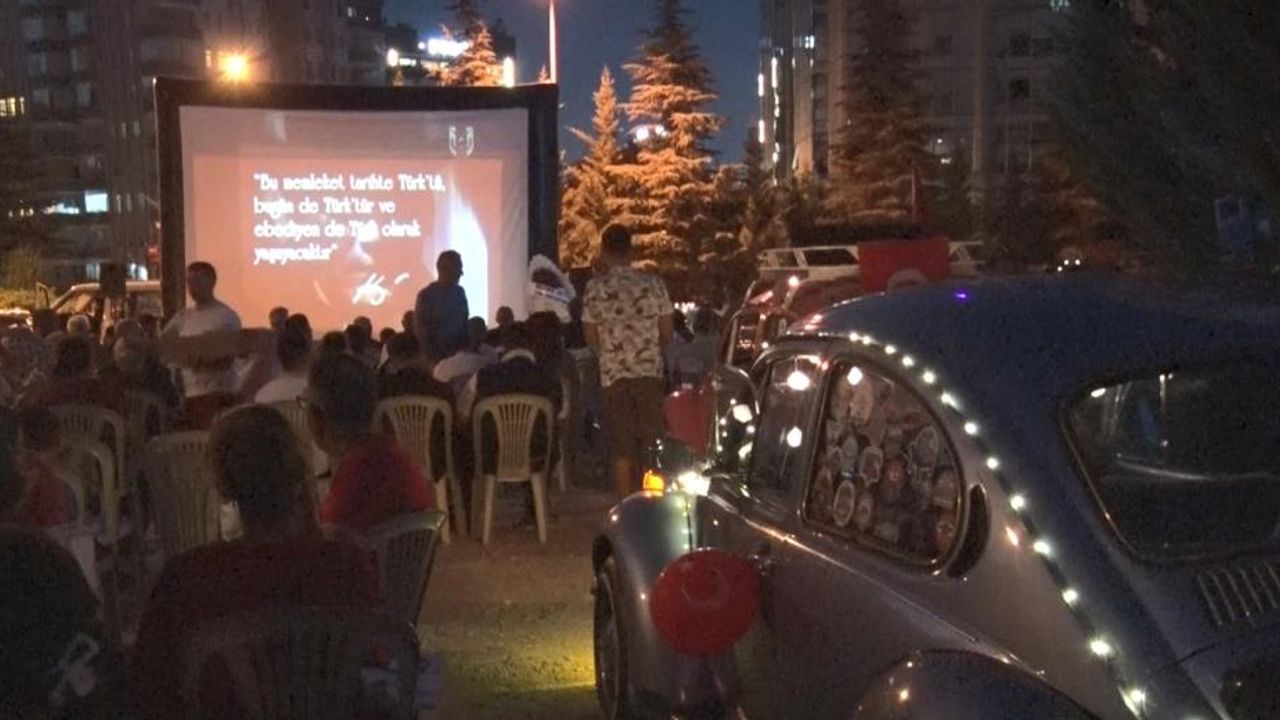 Ankara'da 30 Ağustos Zaferi'nde 'açık hava sineması' kutlaması
