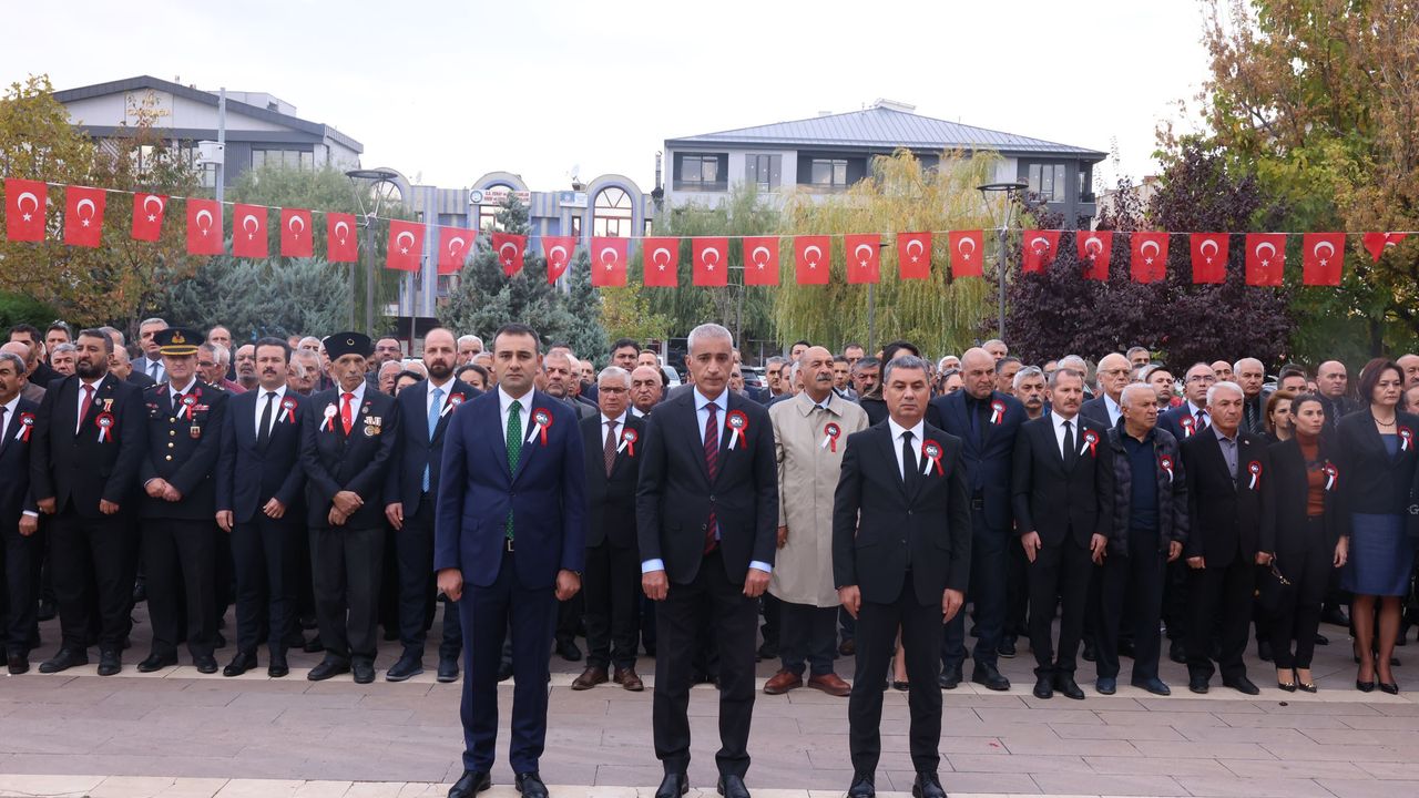 Ankara Gölbaşı'nda 10 Kasım Anma Programı Gerçekleştirildi
