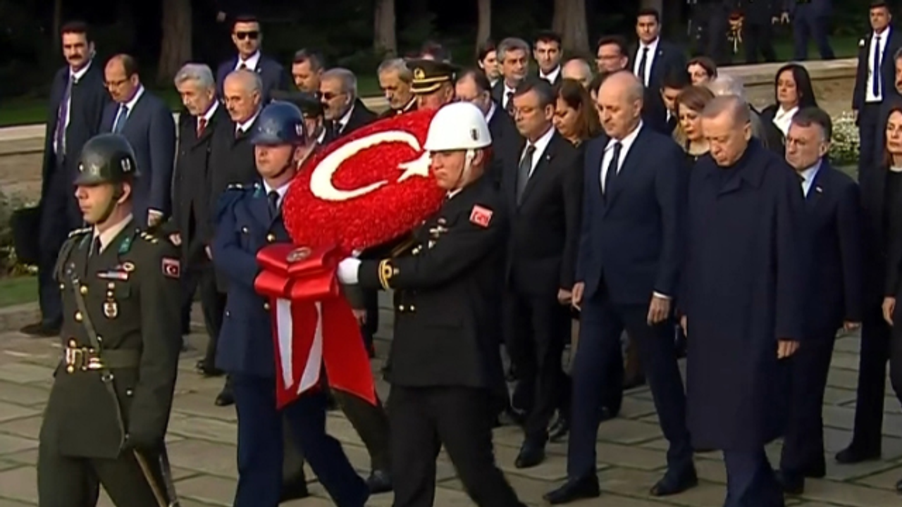 Cumhurbaşkanı Erdoğan ve Beraberindeki Devlet Erkanı Anıtkabir’de!