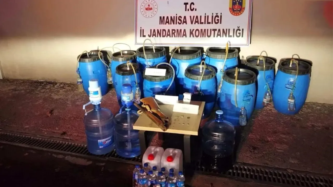 Manisa İl Jandarma Komutanlığına Bağlı Ekipler, Binlerce Litre Sahte Alkol Ele Geçirdiler!