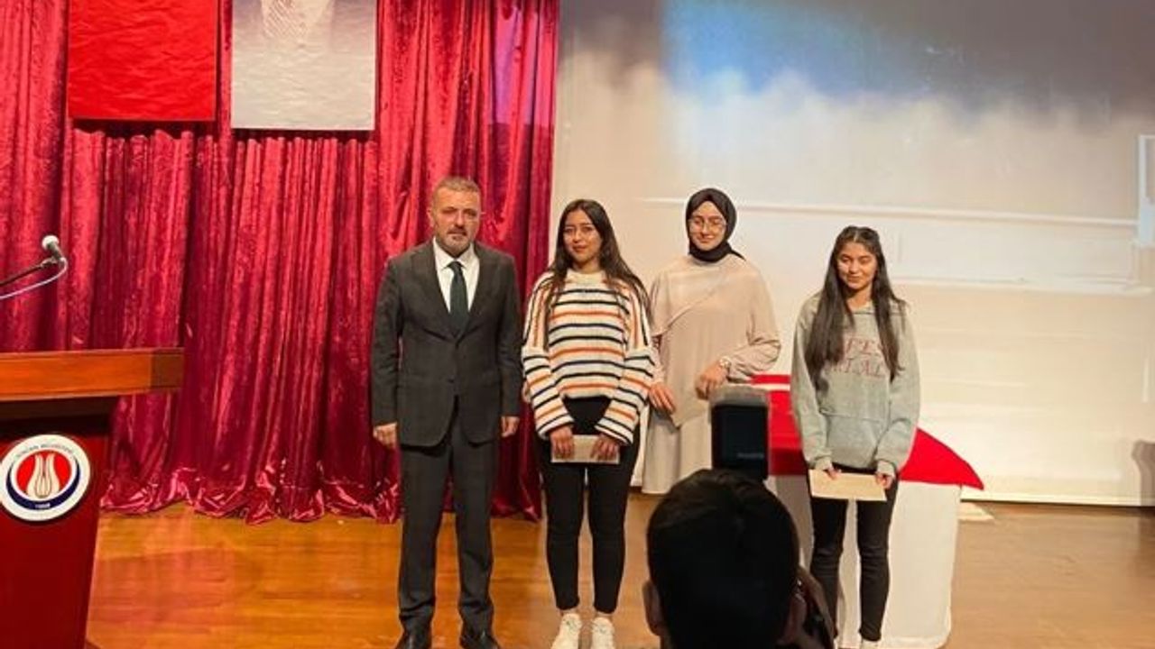 Şehit Seher Yaşar Kız Anadolu İmam Hatip Lisesi Öğrencisinden Büyük Başarı