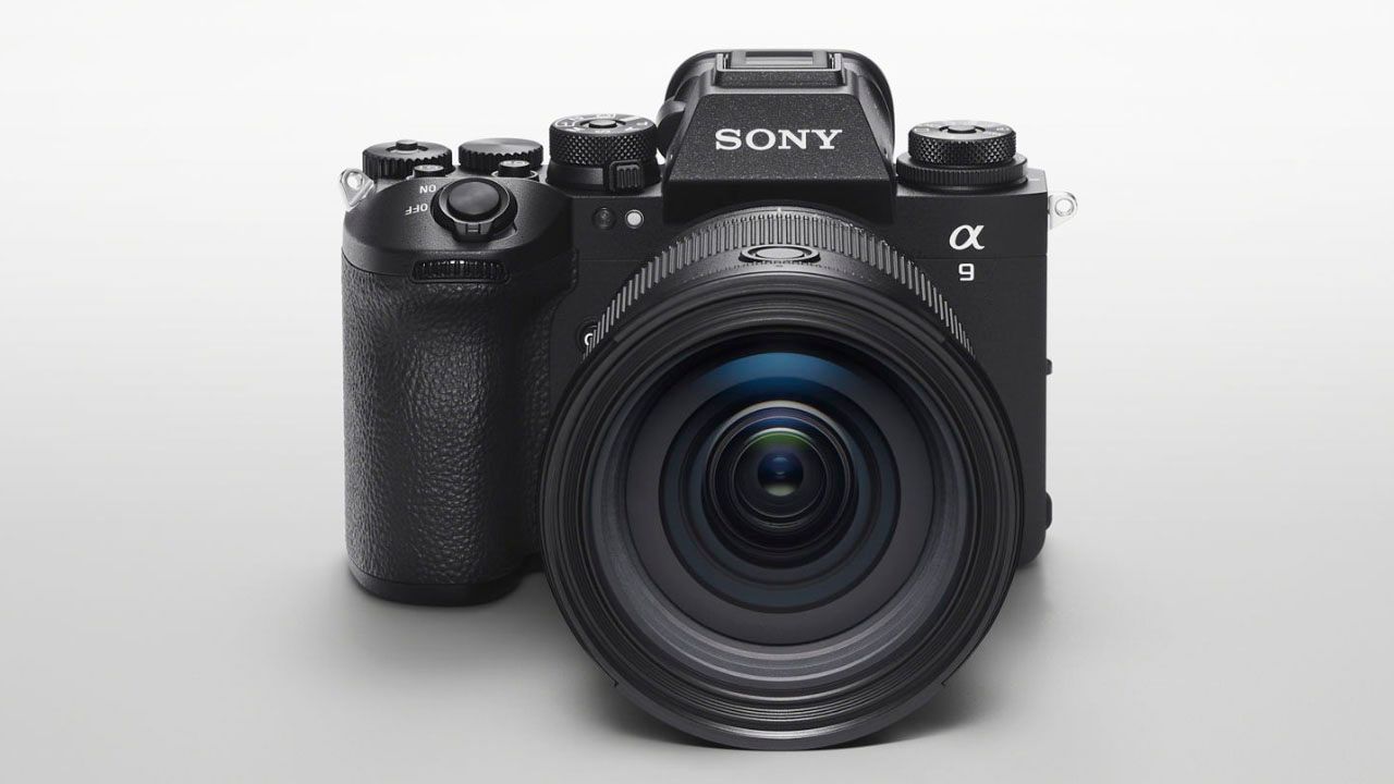 Dünyada ilkleri başaran fotoğraf makinesi Sony a9 III özellikleri ve fiyatıyla da dikkat çekiyor