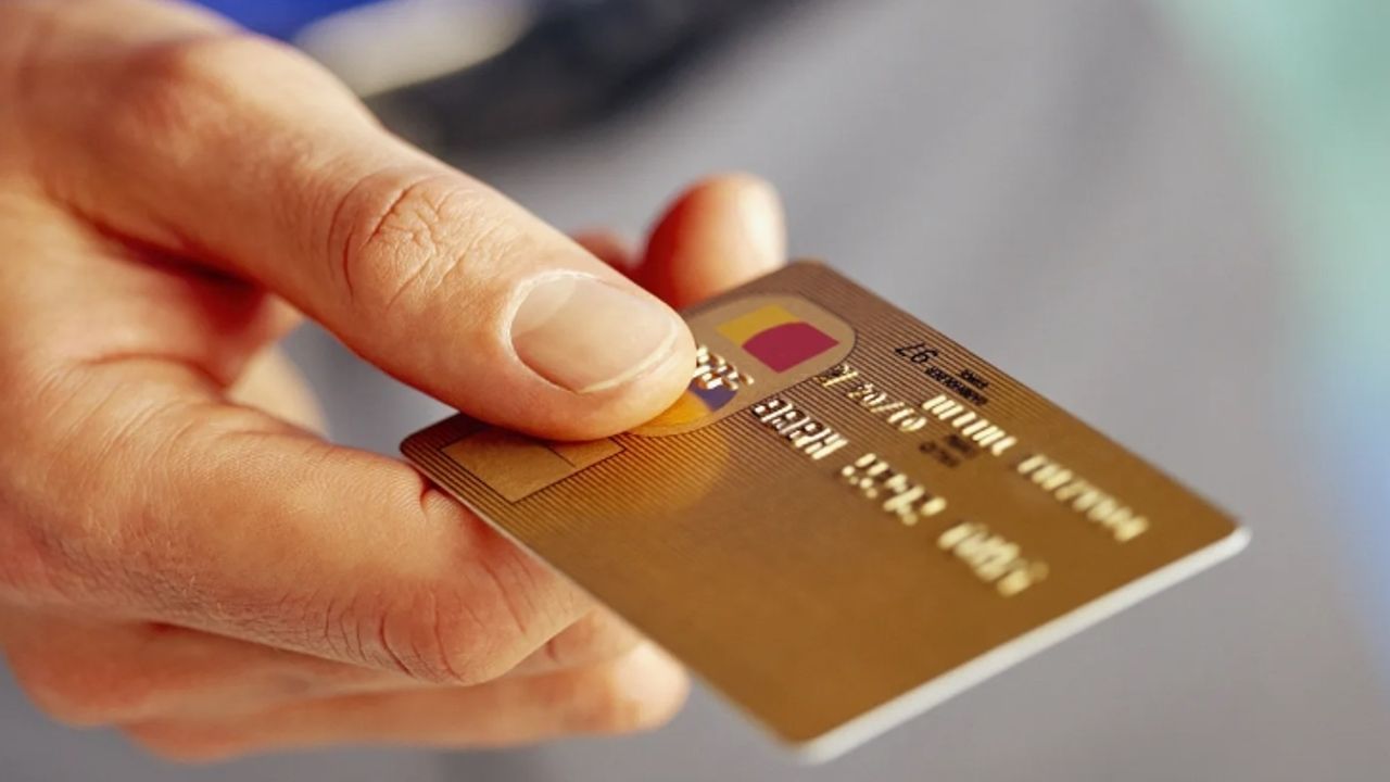 Kredi kartlarına yeni düzenleme geliyor! Sinyalleri verildi