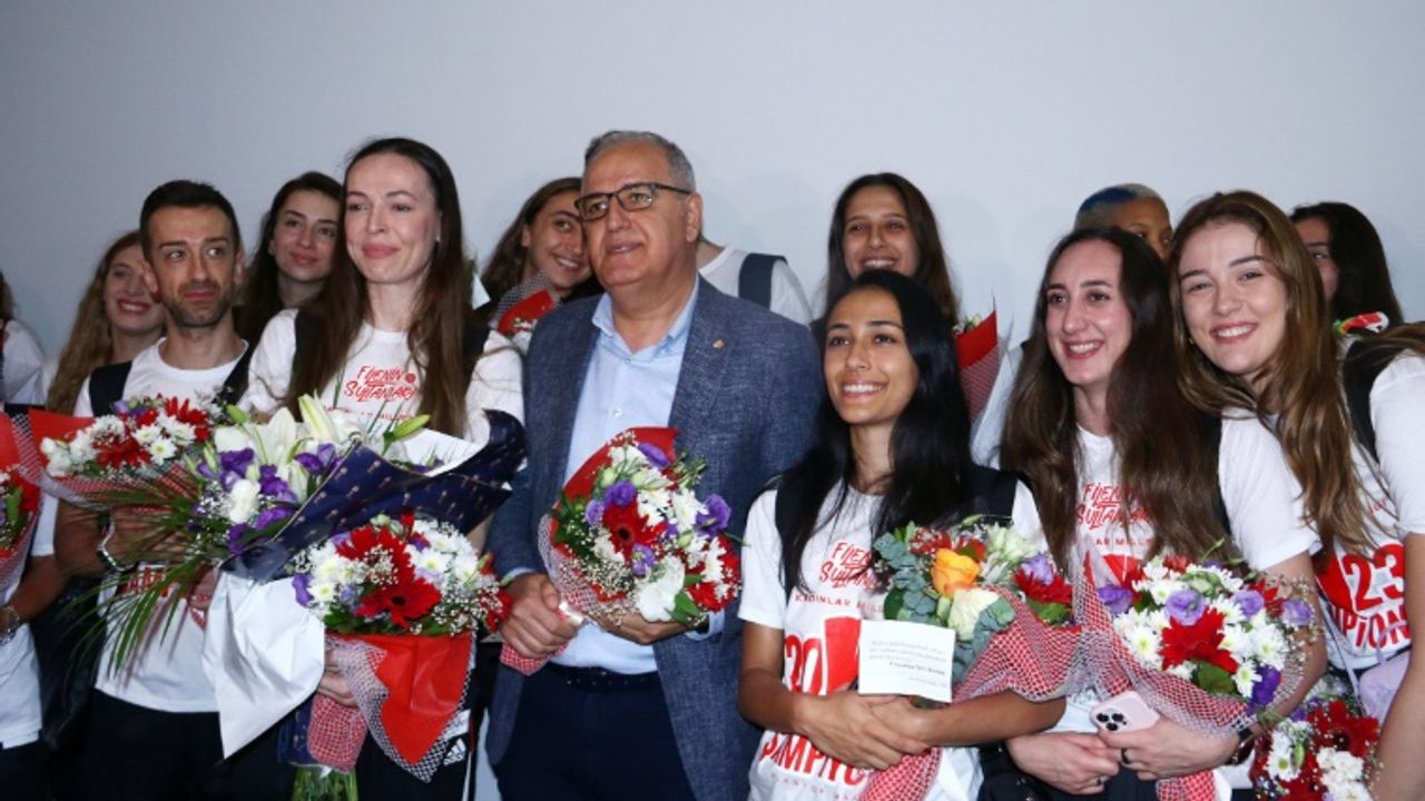 Türkiye'de düzenlenecek Avrupa Voleybol Şampiyonası'nda açılış maçı sürprizi