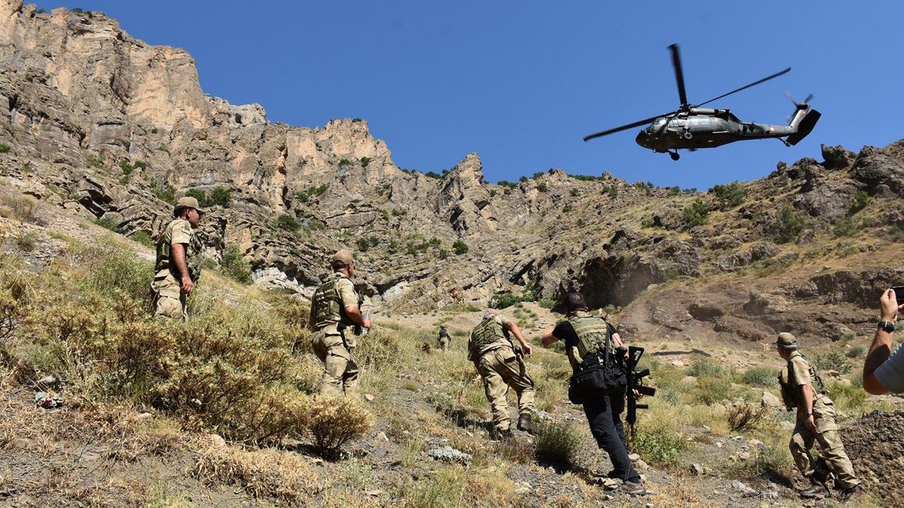 Fırat Kalkanı bölgesinde PKK/YPG'li teröristlere karşı başarılı operasyon