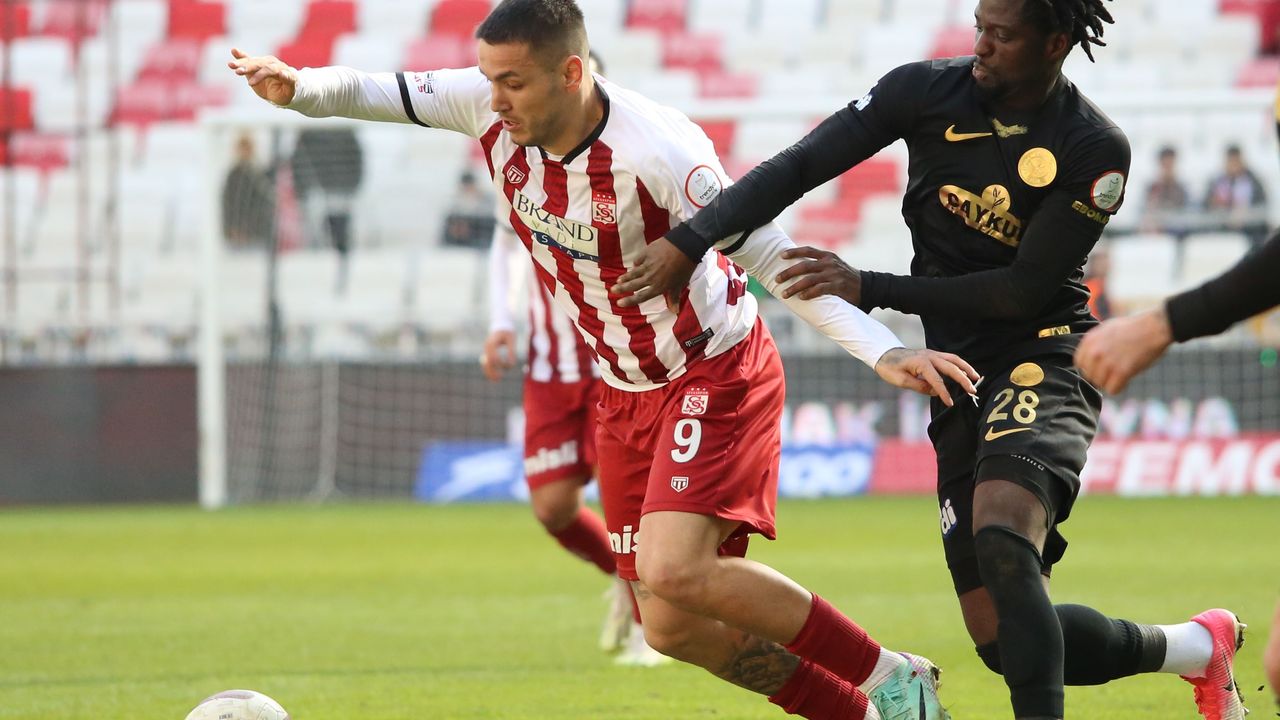 Sivasspor, Çaykur Rizespor'u 1-0 mağlup etti