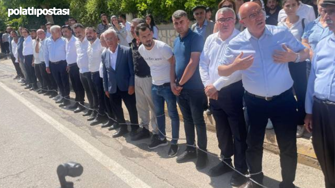 CHP Milletvekili Mahmut Tanal'dan Adıyaman'da "Ayakları Bağlama" eylemi