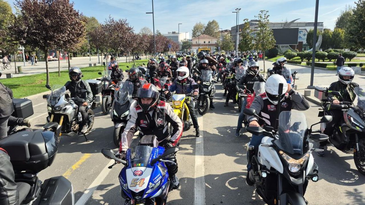 150 motosikletli, Cumhuriyet için yola çıktı
