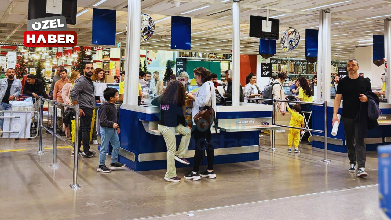 Dev markanın Türkiye indirimi, vatandaşları mağazalara akın ettirdi