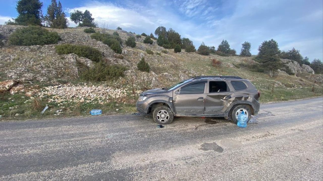 Kontrolden çıkan araç takla attı! Yaralılar var