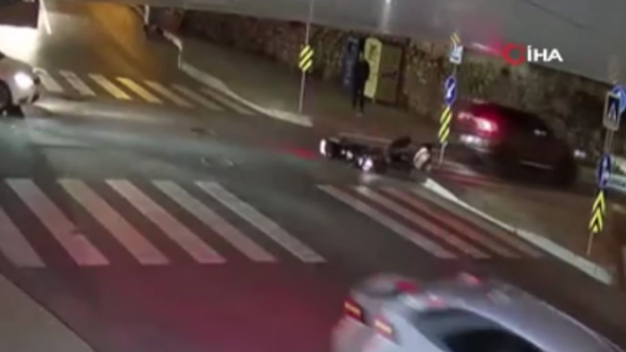 Otomobil ile motosiklet çarpıştı: 2 kişi yaralandı