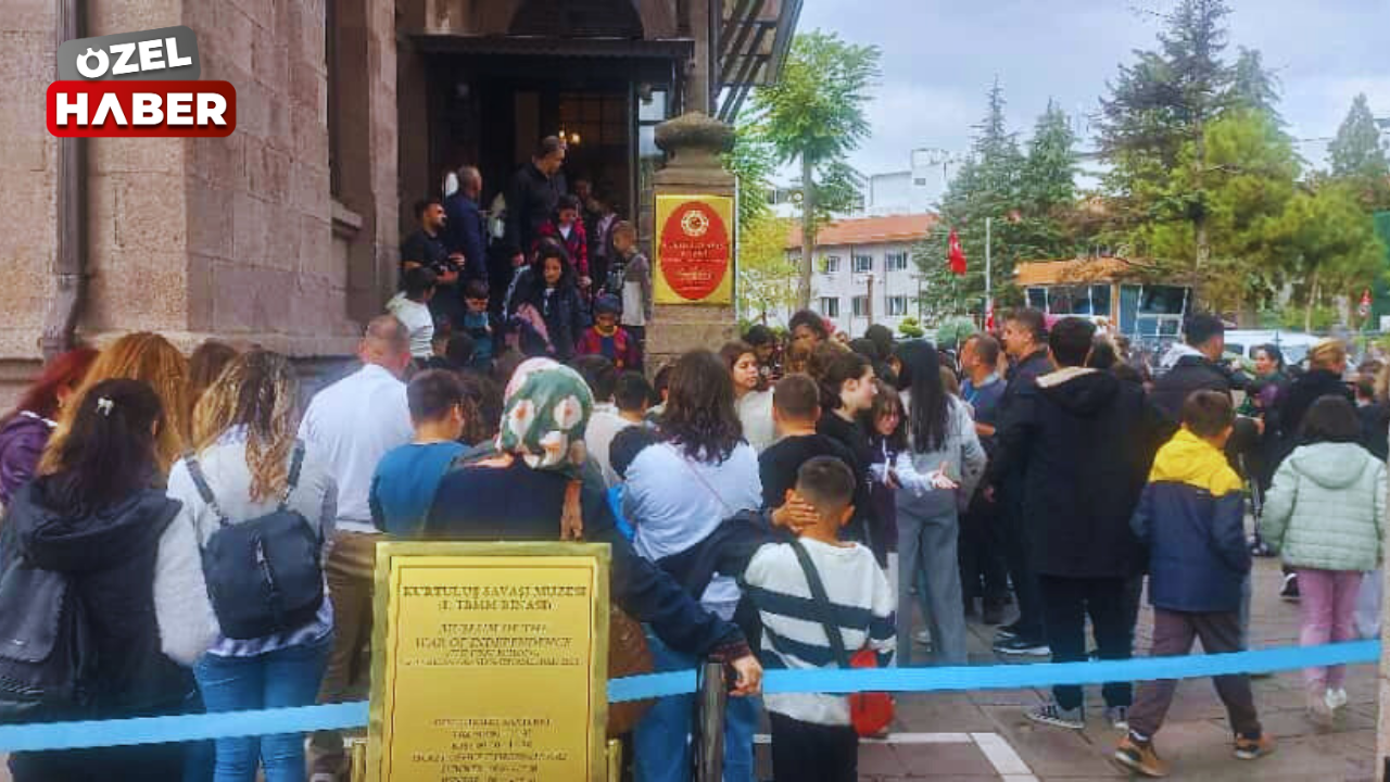 TBMM Kurtuluş Savaşı Müzesi’ne öğrenci akını