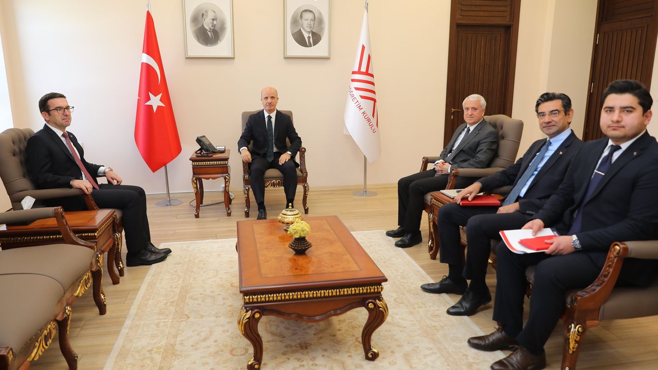 YÖK Başkanı Özvar, Kosova Büyükelçisi Vrenezi’yi kabul etti