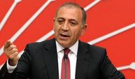 CHP İstanbul İl Binası önünde açıklama yapan Gürsel Tekin'e saldırı!