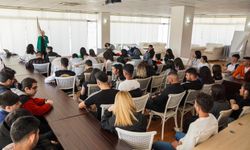 Stajyer öğrencilere verilen eğitim devam ediyor