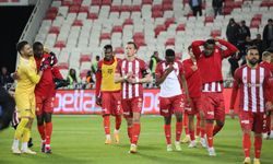 Süper Lig’de kalmayı garantileyen Sivasspor’da büyük sevinç