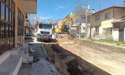 Uruş Mahallesi’nde asfalt yenileniyor
