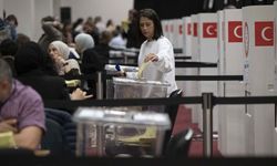 Yurt dışında 1 milyon 585 bin 334 oy kullanıldı