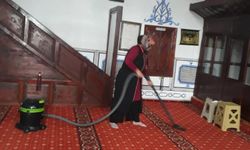 Camilerde temizlik işlemi devam ediyor