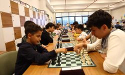 Çankaya Evleri'nde kurs alan minik satranç oyuncuları yeteneklerini sergiledi