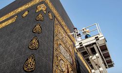 Kurban Bayramı öncesi Kabe'nin örtüsü onarıldı