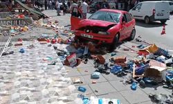 Ankara’da trafikte tartışmanın bilançosu ağır oldu! Bir araç önce motosiklete sonra reyonlara çarptı