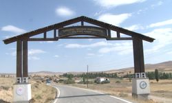 Haymana’da köy halkı, evlerinin bahçesindeki asırlık şehit mezarlarına gözü gibi bakıyor