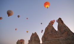 Görsel şölen oldu! Rengarenk balonlar Türk Bayrağı'nı göklere taşıdı