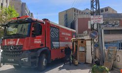 Ankara’da çıkan yangın binayı küle çevirdi!