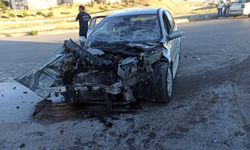 Ankara'da feci kaza: İşçi servisi ile otomobil kafa kafaya çarpıştı!