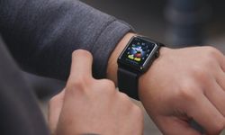 Yeni çıkan Apple Watch ekran parlaklığından sınıfta kaldı!