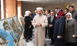 Diyanet İşleri Başkanı Erbaş, Deprem bölgesindeki sanatkarların eserlerinden oluşan sergiyi açtı