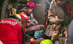 MSB, Hasan Dağı’na tırmanırken düşen dağcının helikopterle kurtarılma anlarını paylaştı