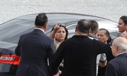 CHP Genel Başkanı Özel’e ilk gününde protesto: “Kılıçdaroğlu sana ekmek yedirdi”