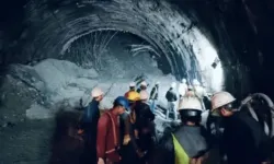 Hindistan Tünel İnşaatı Çöktü: 40 İşçi Mahsur Kaldı!