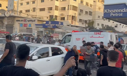 İsrail Gazze'de ambulans konvoyunu vurdu!