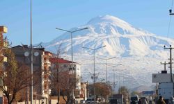 Ağrı Dağı beyaz elbisesini giydi! Kendine hayran bırakan manzara