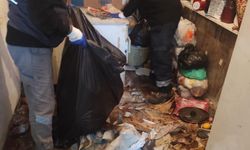 Eskişehir’de bir evden 45 ton çöp çıktı