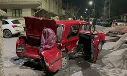 Sivas'ta otomobiller çarpıştı: Ölü ve yaralılar var