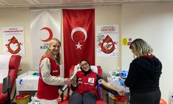 Kızılay'ın kadın gönüllülerinden kan bağışına büyük destek