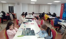 Ankara'da kadınların satranç tahtasındaki mücadelesi başladı