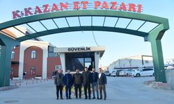 Başkan Oğuz, Et AVM’yi gezerek, esnafla bir araya geldi