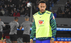 Deneyimli futbolcu Neymar sakatlıktan sonra antrenmanlara geri döndü