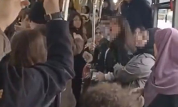 Otobüste 2 kadın saç baş birbirine girdi! O anlar cep telefonu kamerasına yansıdı