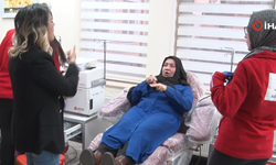 İşitme engelli vatandaşlara kan verme sürecinde tercüman desteği