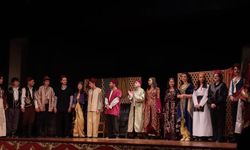 Mamak Belediyesi Genç Tiyatro Topluluğu’na seyirciden büyük alkış
