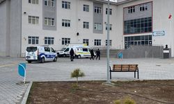 Okulda silahlı saldırı: Öğretmeni tabancayla yaraladı